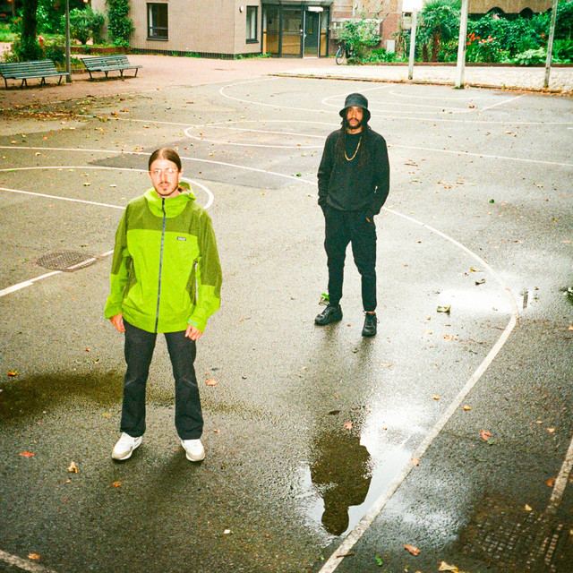 Silvio ft. Surg – Hoofd Omhoog