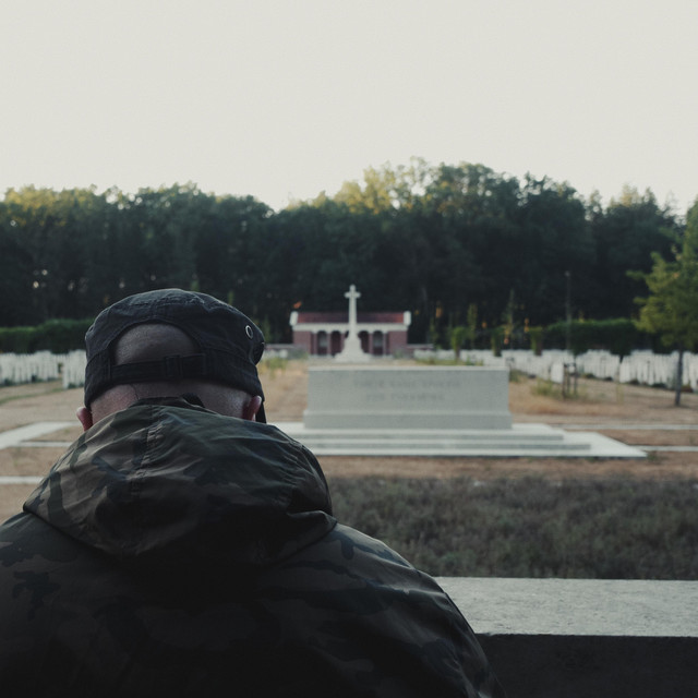 Glenn DeVree – VADER & DE ZOON